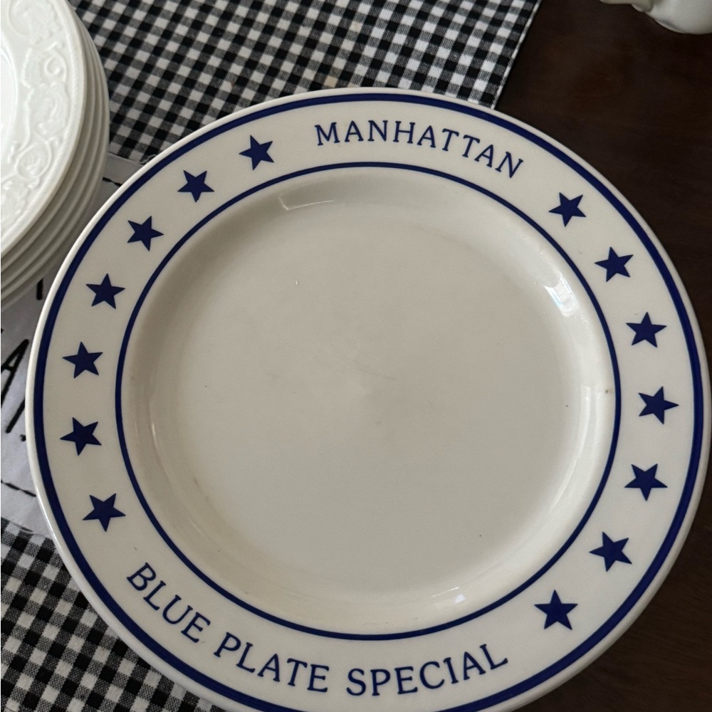 6 Manhattan Blue and White Star Dinner Plate